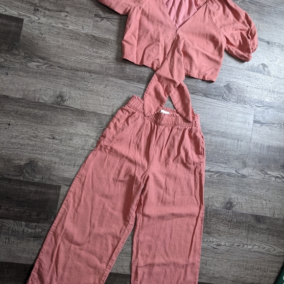 Abercrombie & Fitch Tops - Abercrombie 2 Piece set!